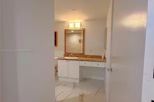 19501 W Country Club Dr, Aventura, FL 33180 - Photo 17
