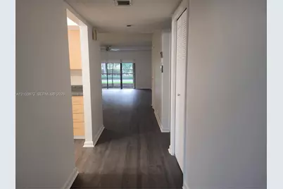 334 Lakeview Dr #103, Weston, FL 33326 - Photo 1