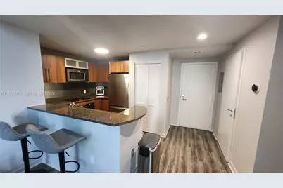 300 S Biscayne Blvd #L-808, Miami, FL 33131 - Photo 25