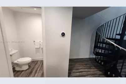 300 S Biscayne Blvd #L-808, Miami, FL 33131 - Photo 27