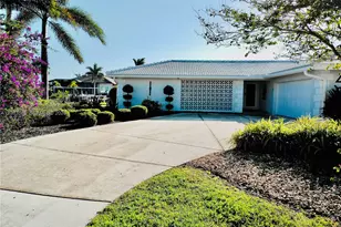 48 N Hibiscus Dr, Punta Gorda, FL 33950 - Photo 1