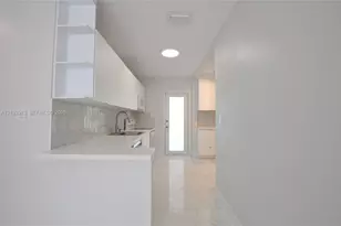 10504 SW 77th Ct, Pinecrest, FL 33156 - Photo 5