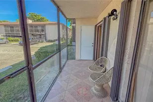 905 NE 209th St, Miami, FL 33179 - Photo 17