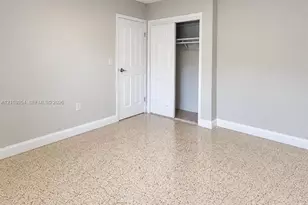 1709 NW 5th St, Miami, FL 33125 - Photo 7