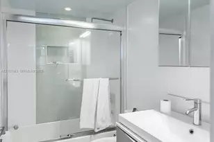 8215 Lake Dr, Doral, FL 33166 - Photo 21