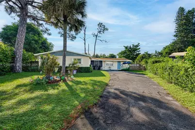851 Caroline Cir, West Palm Beach, FL 33413 - Photo 1