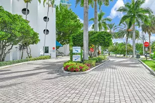 7900 Harbor Island Dr, North Bay Village, FL 33141 - Photo 3