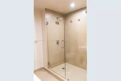 11 NE 6th St #3005, Miami, FL 33132 - Photo 15