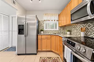9850 Sunrise Lakes Blvd, Sunrise, FL 33322 - Photo 3