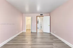 9850 Sunrise Lakes Blvd, Sunrise, FL 33322 - Photo 11