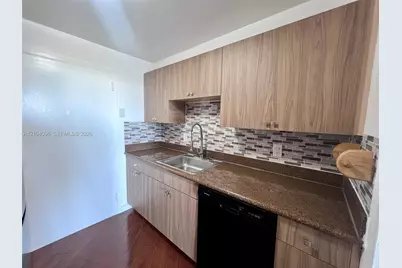 2020 NE 135th St #810, North Miami, FL 33181 - Photo 5