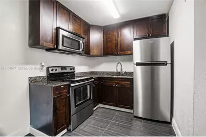 37 SW 14th St #18, Dania Beach, FL 33004 - Photo 5