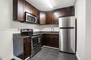 37 SW 14th St, Dania Beach, FL 33004 - Photo 5