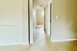 6900 SW 39th St, Davie, FL 33314 - Photo 9