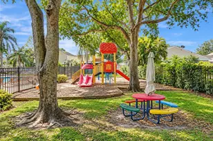 15705 W Waterside Cir, Sunrise, FL 33326 - Photo 9