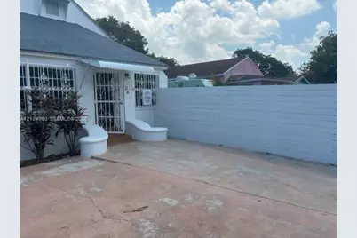 34 NW 69th St, Miami, FL 33150 - Photo 3