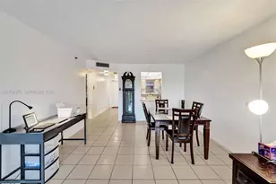3001 W Rolling Hills Cir, Davie, FL 33328 - Photo 17