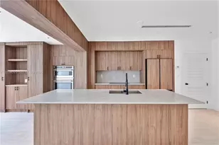 162 NE 108th St, Miami Shores, FL 33161 - Photo 13