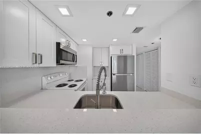 540 Brickell Key Dr #916, Miami, FL 33131 - Photo 13