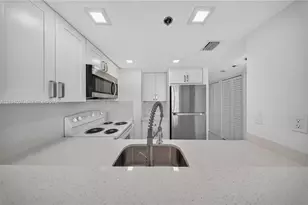 540 Brickell Key Dr, Miami, FL 33131 - Photo 13