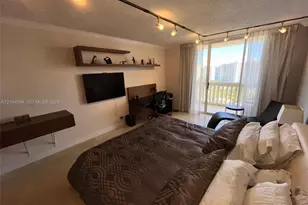 1000 W Island Blvd, Aventura, FL 33160 - Photo 13