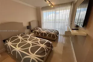 1000 W Island Blvd, Aventura, FL 33160 - Photo 23
