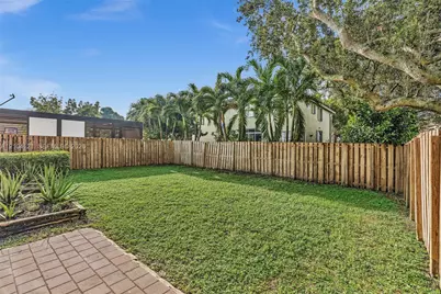 7792 NW 18th St, Pembroke Pines, FL 33024 - Photo 5