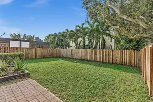 7792 NW 18th St, Pembroke Pines, FL 33024 - Photo 5