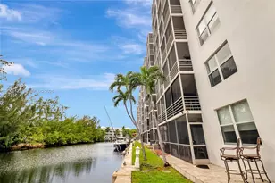 3660 NE 166th St, North Miami Beach, FL 33160 - Photo 21