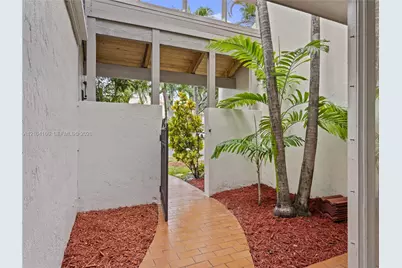 4521 NW 102nd Ct, Doral, FL 33178 - Photo 9