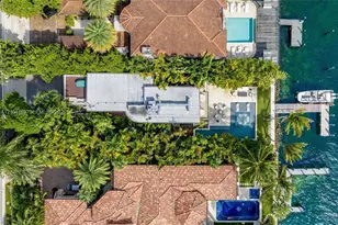 250 S Hibiscus Dr, Miami Beach, FL 33139 - Photo 57