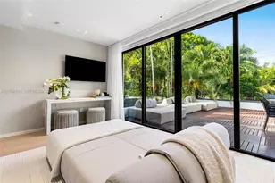 250 S Hibiscus Dr, Miami Beach, FL 33139 - Photo 27