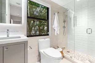 250 S Hibiscus Dr, Miami Beach, FL 33139 - Photo 29