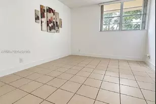 4550 NW 9th St, Miami, FL 33126 - Photo 11