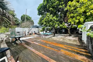 160 W 53rd Terrace, Hialeah, FL 33012 - Photo 21