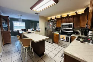 160 W 53rd Terrace, Hialeah, FL 33012 - Photo 9