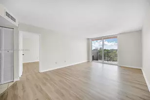 2075 NE 164th St, North Miami Beach, FL 33162 - Photo 5