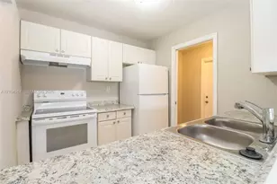 7701 SW 7th Ct, North Lauderdale, FL 33068 - Photo 7