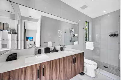7501 Coquina Dr, North Bay Village, FL 33141 - Photo 29