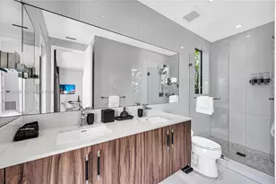 7501 Coquina Dr, North Bay Village, FL 33141 - Photo 29