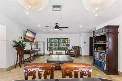 1121 SW 75th Ave, Plantation, FL 33317 - Photo 13