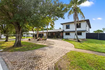 1121 SW 75th Ave, Plantation, FL 33317 - Photo 3