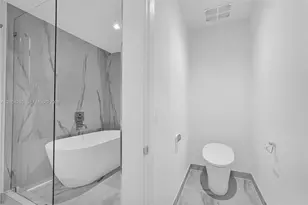 1400 Biscayne Blvd, Miami, FL 33132 - Photo 11