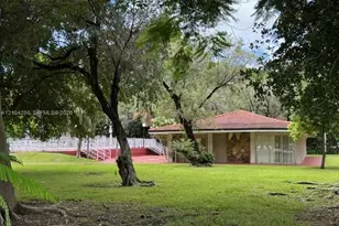 8501 NW 8th St, Miami, FL 33126 - Photo 15