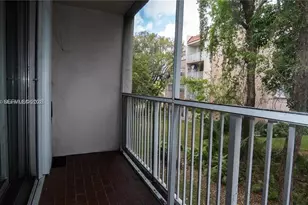 8501 NW 8th St, Miami, FL 33126 - Photo 9