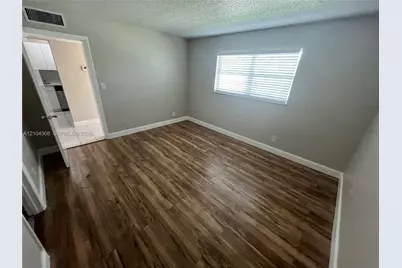 8000 Fairview Dr #304, Tamarac, FL 33321 - Photo 15