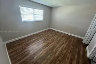 8000 Fairview Dr, Tamarac, FL 33321 - Photo 13