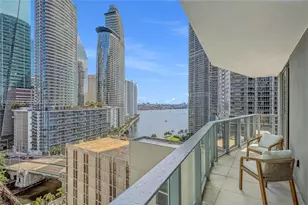 77 SE 5th St, Miami, FL 33131 - Photo 23