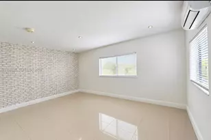 560 NE 67th St, Miami, FL 33138 - Photo 3