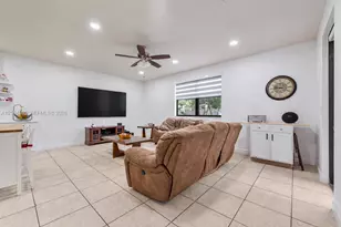3669 SE 2nd Ct, Homestead, FL 33033 - Photo 11